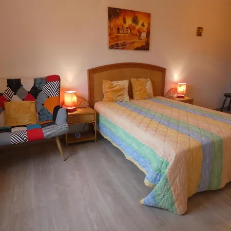 Aux Fleurs 度假居